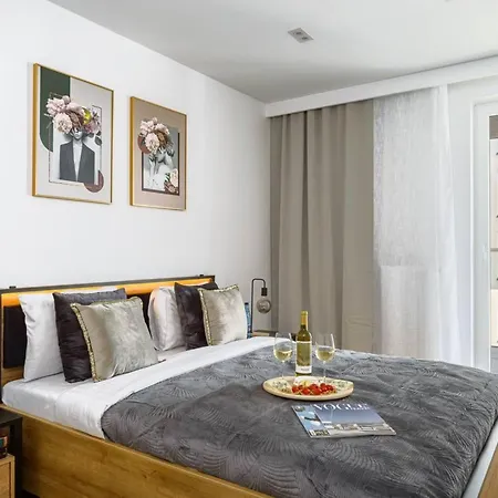 Lumina I Premium 3-room With Parking I Balcony I Manufaktura * 우치
