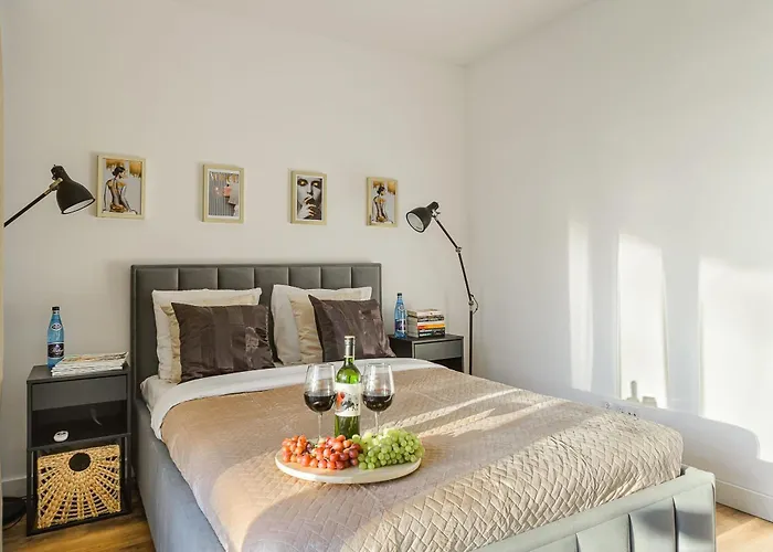 Апартаменти Lumina Premium With Parking Manufactura *