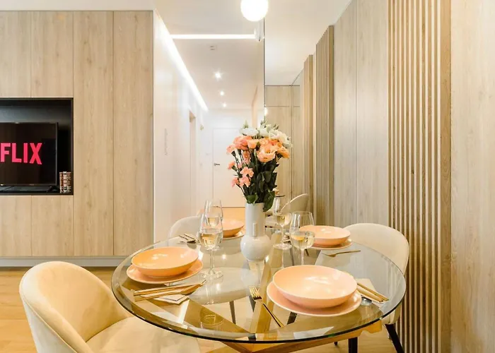 Lumina Premium With Parking Manufactura Апартаменти *